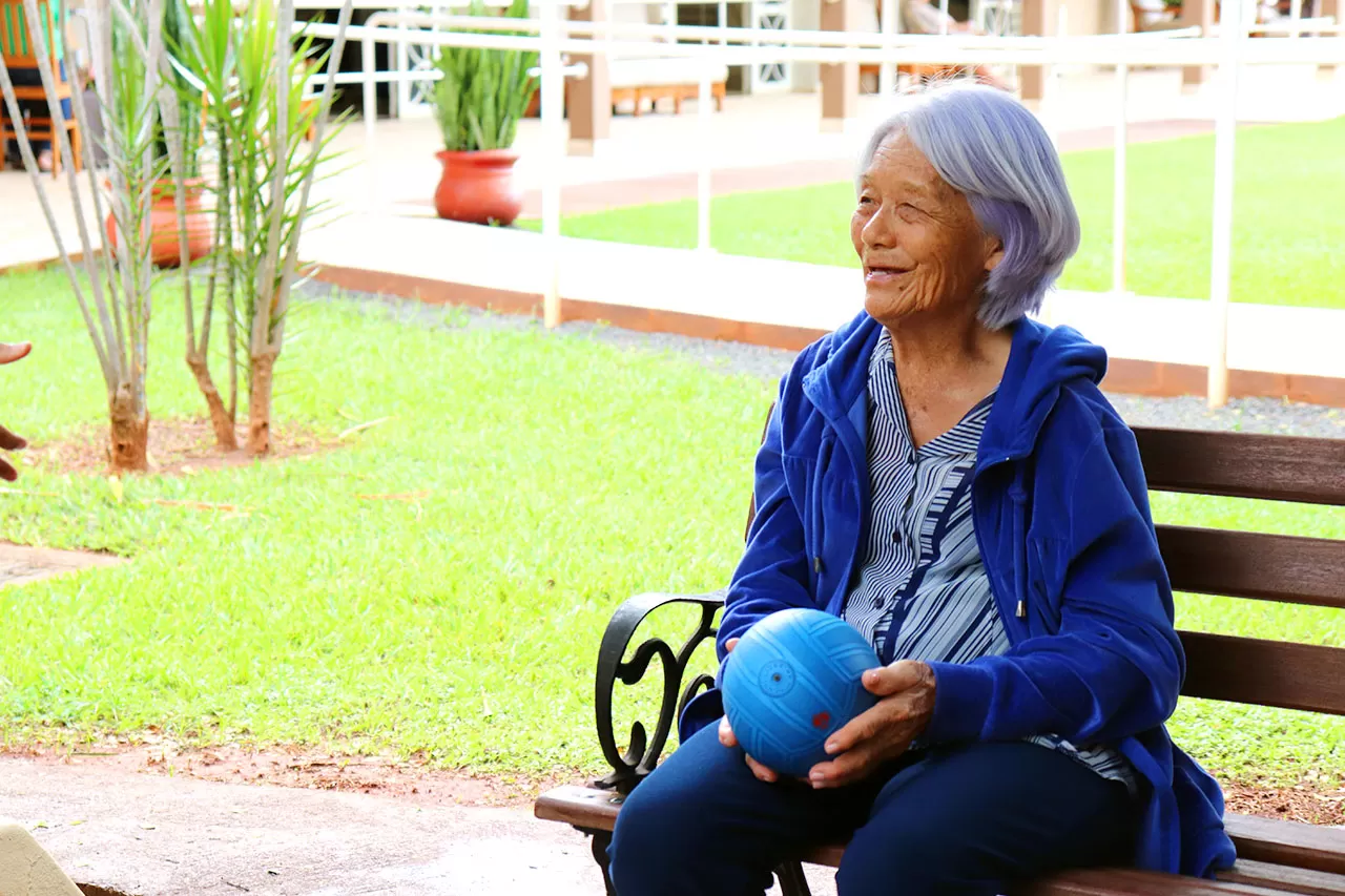Cuidados com Alzheimer e demência em residência para idosos